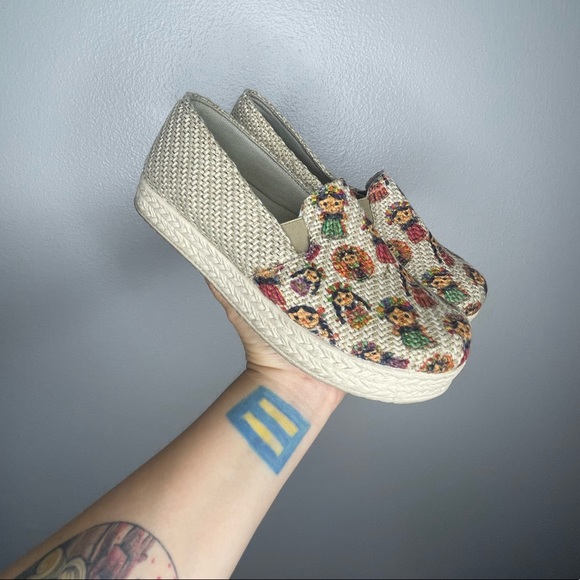 Mexican Burlap Artisian Hand Made Little Dolls Slip On Shoes Size 7.5 - Picture 1 of 7